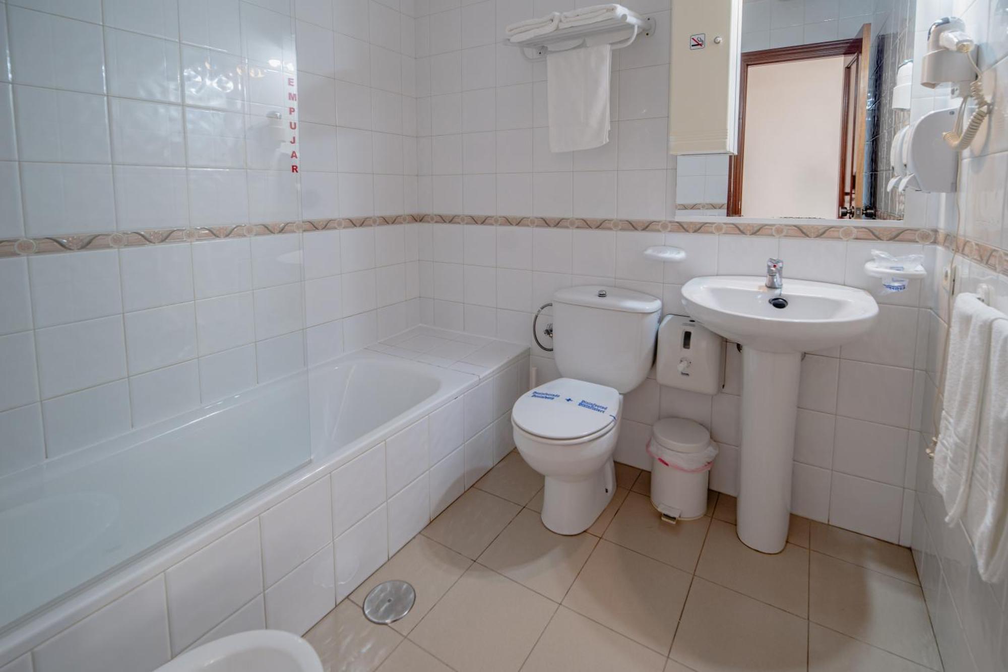 Hotel Chamizo El Arahal Kültér fotó
